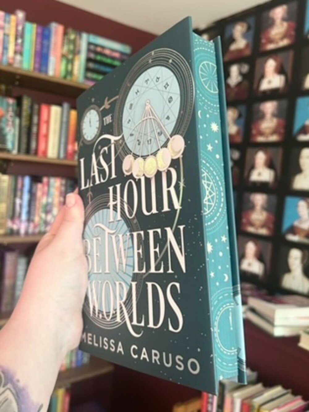 2 for $30 📚 | The Last Hour Between Worlds (Illumicrate Special Edition)